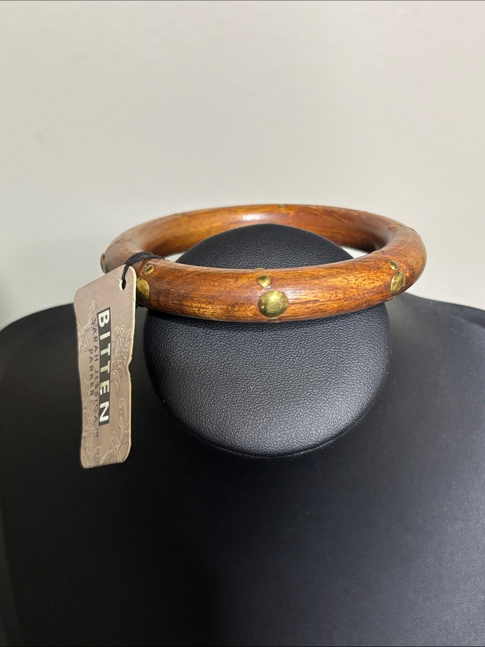 NWT Bitten Sarah Jessica Parker Wooden Bangle Bracelet Boho Brass Studs - Brown